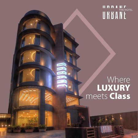 Urbane The Hotel Ahmedabad Esterno foto