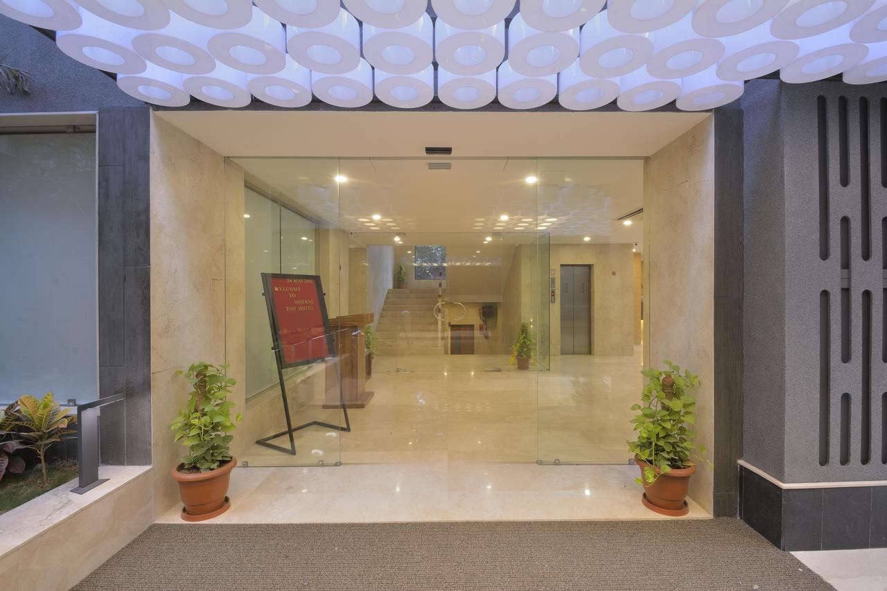 Urbane The Hotel Ahmedabad Esterno foto